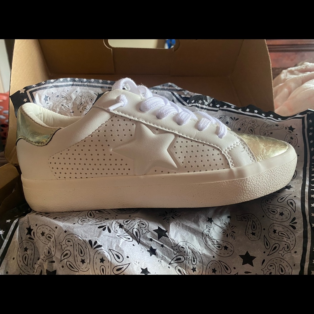 Brand new Vintage Havana Ivy White Multi sneakers size 8